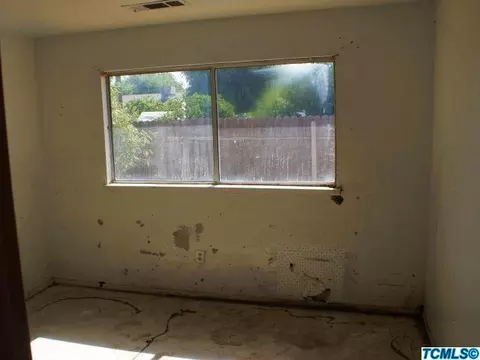 1024 Elm Ave, Tulare, CA 93274 photo 9