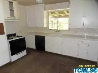 1005 E Laurel Ave, Visalia, CA 93292 photo 3