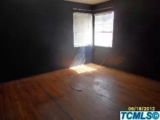 1005 E Laurel Ave, Visalia, CA 93292 photo 4