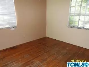 1005 E Laurel Ave, Visalia, CA 93292 photo 5