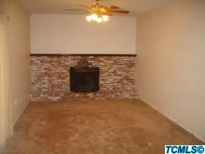 238 W Spruce Ave, Lemoore, CA 93245 photo 6