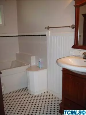 238 W Spruce Ave, Lemoore, CA 93245 photo 11