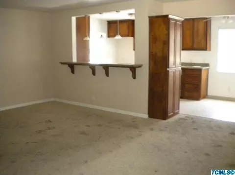 501 E Sequoia Ave, Visalia, CA 93292 photo 3