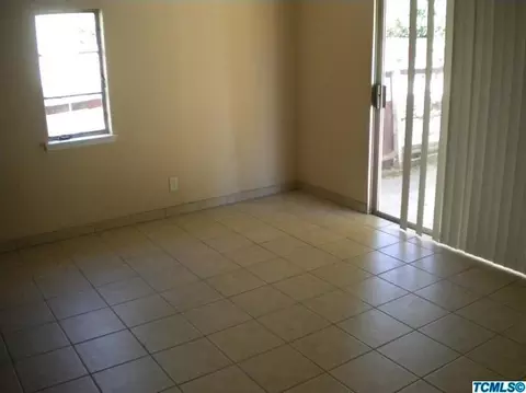 501 E Sequoia Ave, Visalia, CA 93292 photo 4
