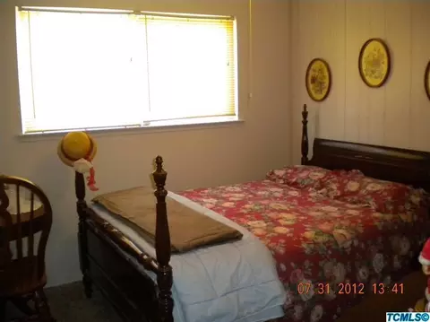 77 Acacia Dr, Lemoore, CA 93245 photo 6