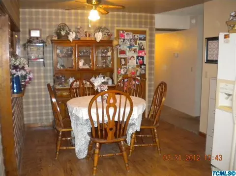 77 Acacia Dr, Lemoore, CA 93245 photo 5