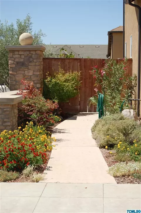 3765 Richmond Ave, Clovis, CA 93619 photo 2
