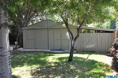 892 S Latimer St, Tulare, CA 93274 photo 8