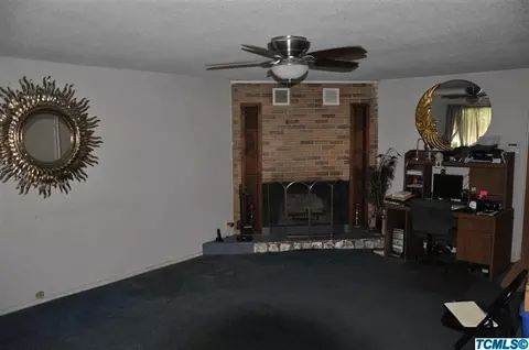 892 S Latimer St, Tulare, CA 93274 photo 2