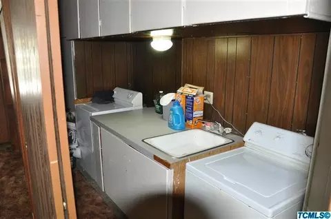 892 S Latimer St, Tulare, CA 93274 photo 4