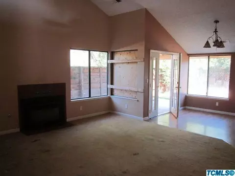 1939 E Vine Ave, Visalia, CA 93292 photo 9