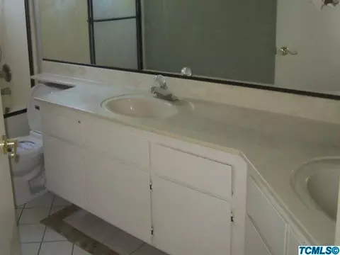 1939 E Vine Ave, Visalia, CA 93292 photo 10