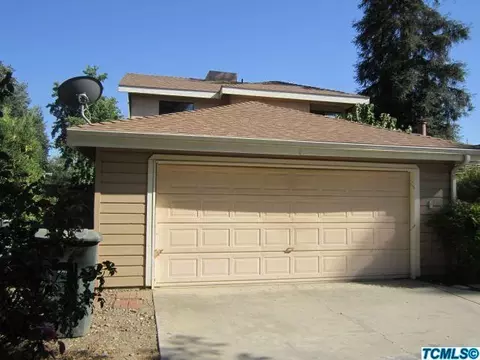 1939 E Vine Ave, Visalia, CA 93292 photo 2
