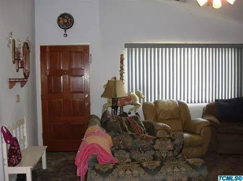 1376 E Brea Ave, Tulare, CA 93274 photo 4