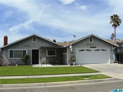 1376 E Brea Ave, Tulare, CA 93274 photo 2