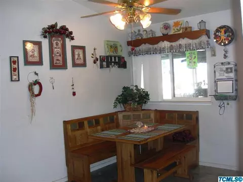 1376 E Brea Ave, Tulare, CA 93274 photo 5