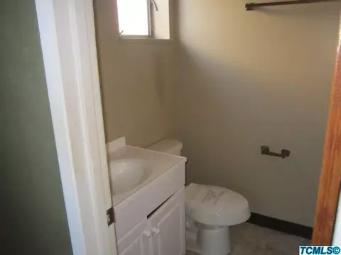 708 E Cedar St, Exeter, CA 93221 photo 15