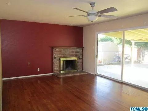 708 E Cedar St, Exeter, CA 93221 photo 3