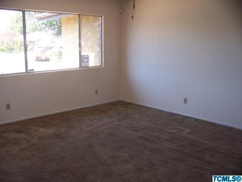 2429 E Paradise Ave, Visalia, CA 93292 photo 4