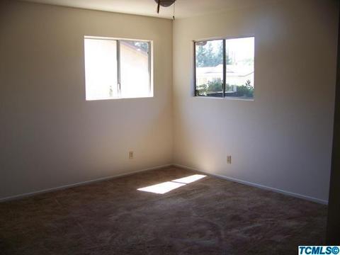 2429 E Paradise Ave, Visalia, CA 93292 photo 10