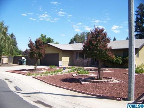 2429 E Paradise Ave, Visalia, CA 93292 photo 2