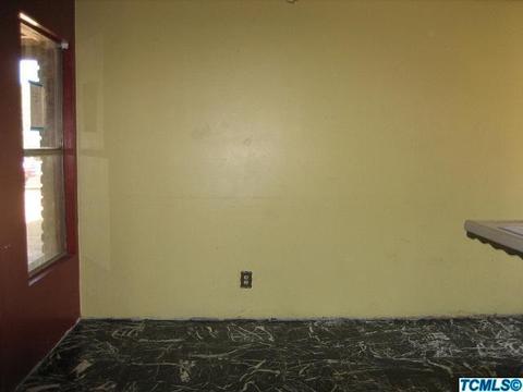 1145 E Malone St, Hanford, CA 93230 photo 7