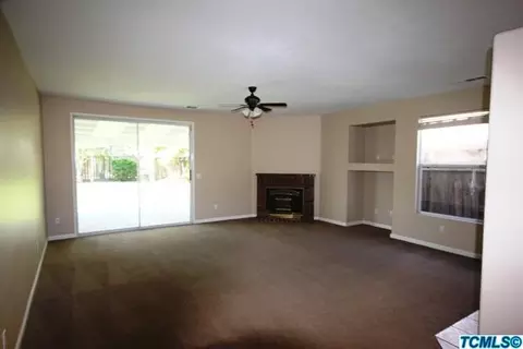1745 Hatch Ave, Tulare, CA 93274 photo 2