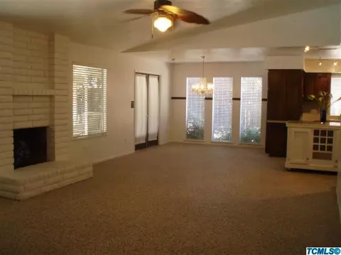 1340 E Carmelo Ave, Tulare, CA 93274 photo 3