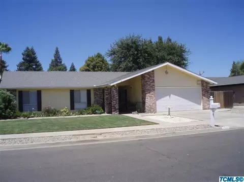 1340 E Carmelo Ave, Tulare, CA 93274 photo 1