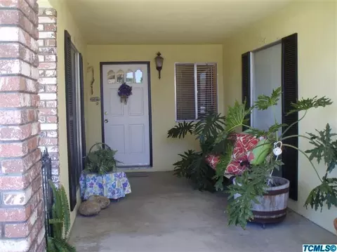 1340 E Carmelo Ave, Tulare, CA 93274 photo 2