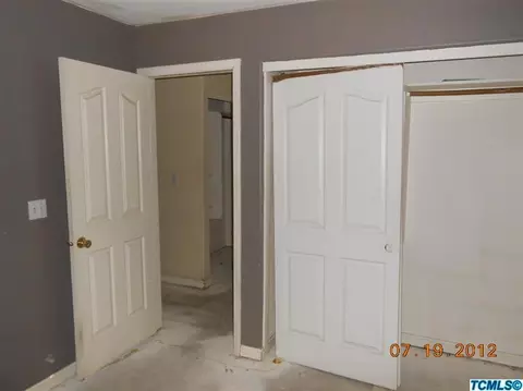 1338 E Dorothea Ave, Visalia, CA 93292 photo 9
