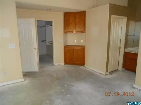 1338 E Dorothea Ave, Visalia, CA 93292 photo 6