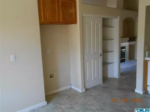 1338 E Dorothea Ave, Visalia, CA 93292 photo 5