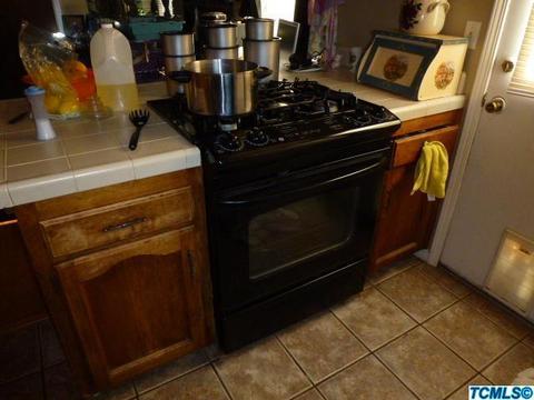 214 E Kennedy Ave, Tulare, CA 93274 photo 9