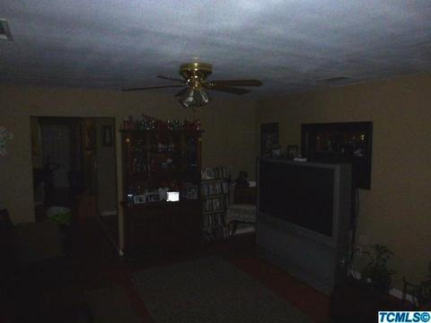 214 E Kennedy Ave, Tulare, CA 93274 photo 7