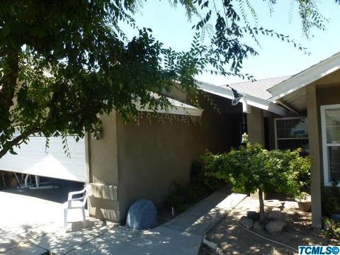 214 E Kennedy Ave, Tulare, CA 93274 photo 3
