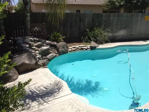 907 E Chestnut Ct, Visalia, CA 93292 photo 11