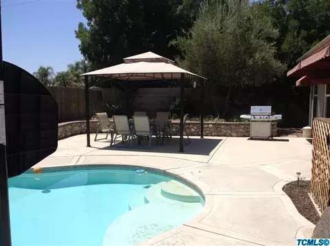 907 E Chestnut Ct, Visalia, CA 93292 photo 12