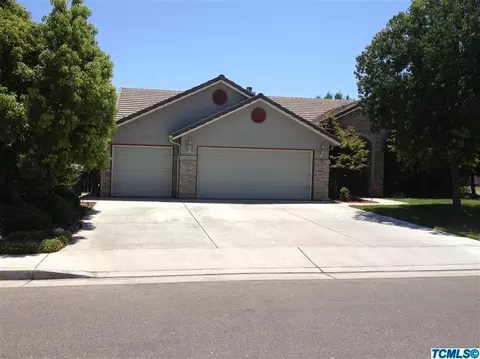 907 E Chestnut Ct, Visalia, CA 93292 photo 1