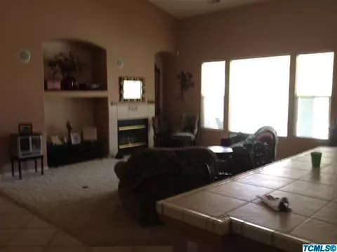 907 E Chestnut Ct, Visalia, CA 93292 photo 5