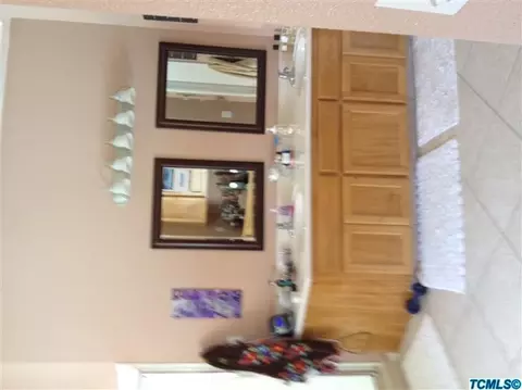 907 E Chestnut Ct, Visalia, CA 93292 photo 9