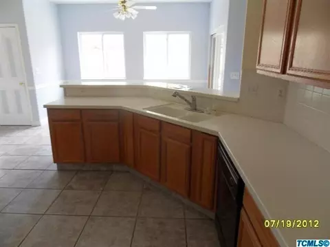 3805 E Howard Ave, Visalia, CA 93292 photo 11