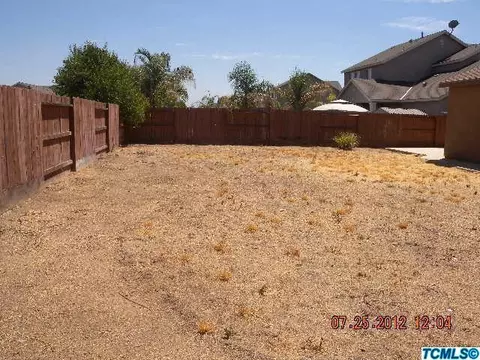494 E Cambridge Dr, Reedley, CA 93654 photo 17