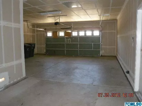 494 E Cambridge Dr, Reedley, CA 93654 photo 6