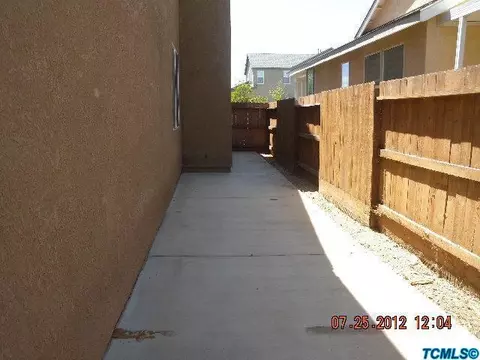 494 E Cambridge Dr, Reedley, CA 93654 photo 14