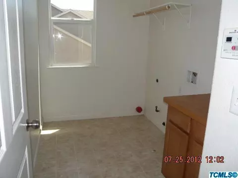 494 E Cambridge Dr, Reedley, CA 93654 photo 9