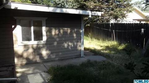 828 Rosewood Ln, Lemoore, CA 93245 photo 2