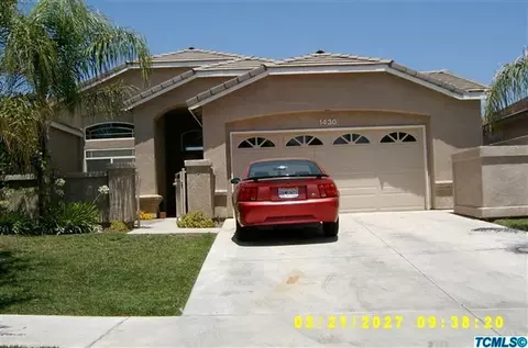1430 E Mesa Ct, Visalia, CA 93292 photo 2