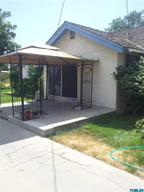 2217 E Houston Ave, Visalia, CA 93292 photo 3