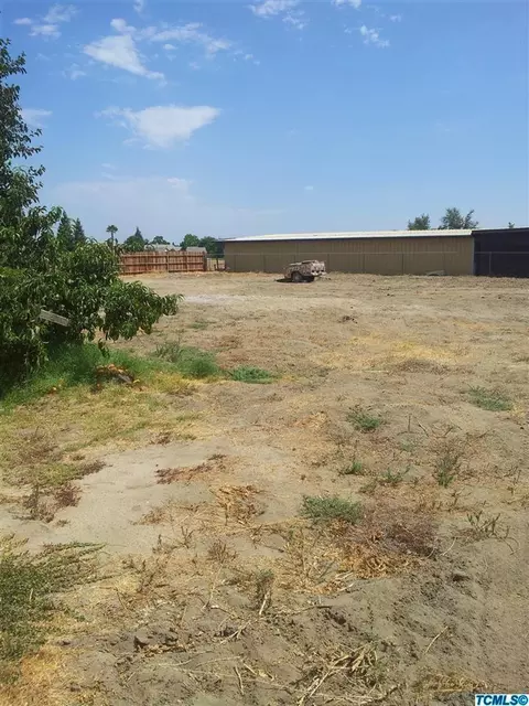 2217 E Houston Ave, Visalia, CA 93292 photo 7